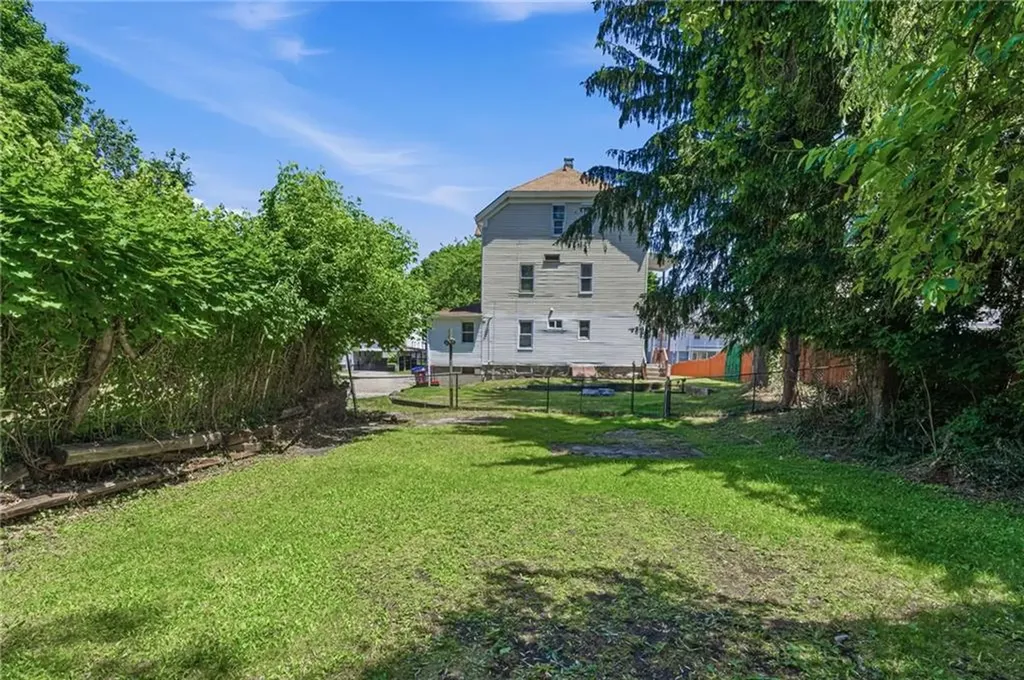 428 9th Avenue Woonsocket RI 02895