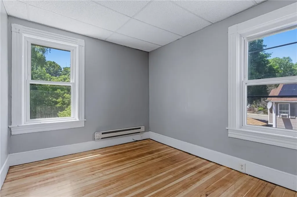 428 9th Avenue Woonsocket RI 02895