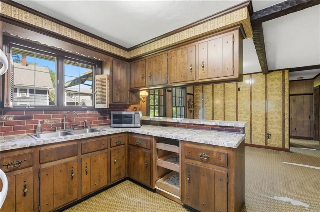 257 Union Avenue Burrillville RI 02859