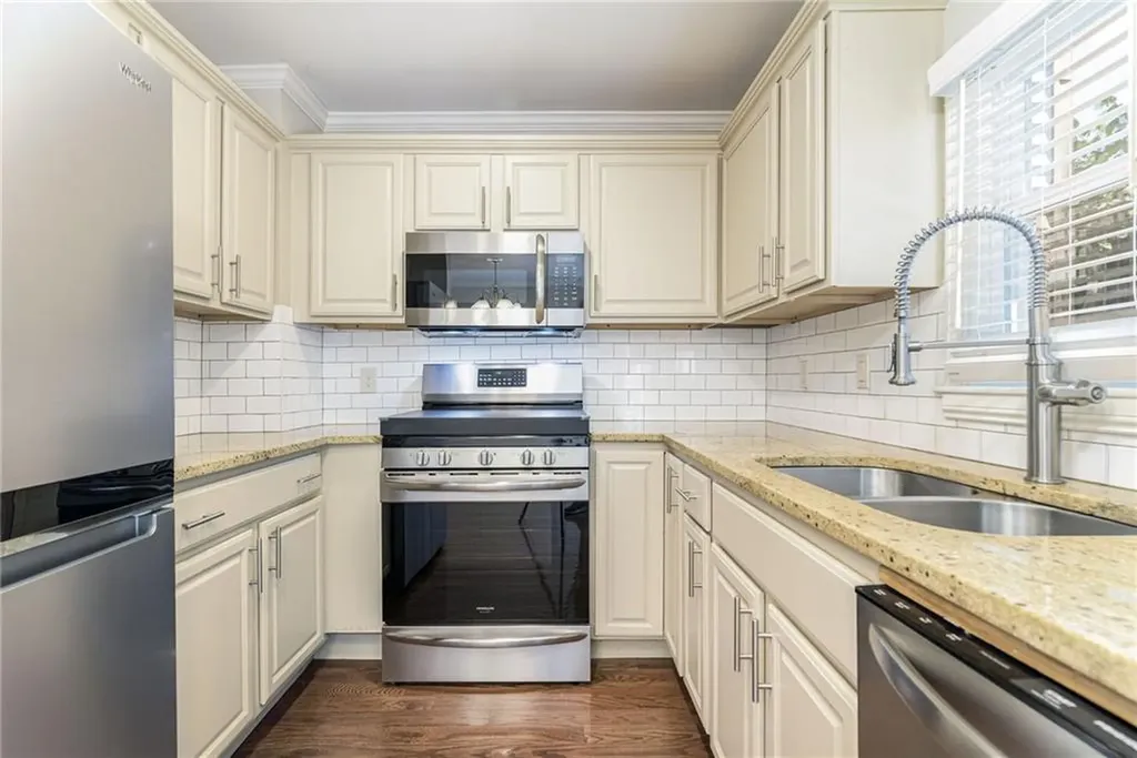 169 Courtland Street Providence RI 02909