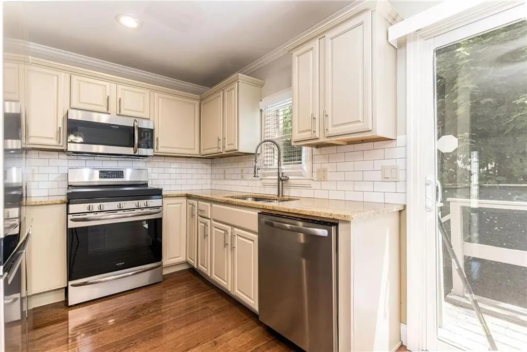 169 Courtland Street Providence RI 02909