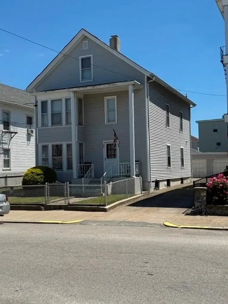 122 124 Tremont Street Central Falls RI 02863