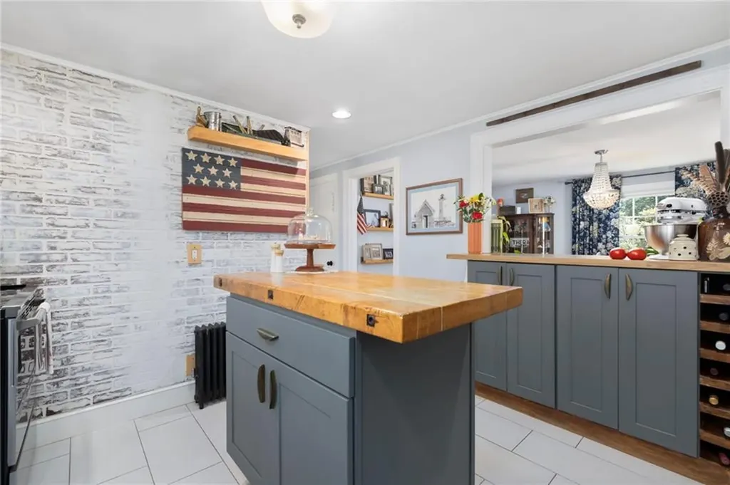 247 Whitford Avenue Providence RI 02908