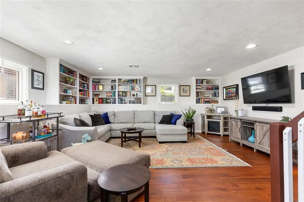 63 Lynde Street Providence RI 02908