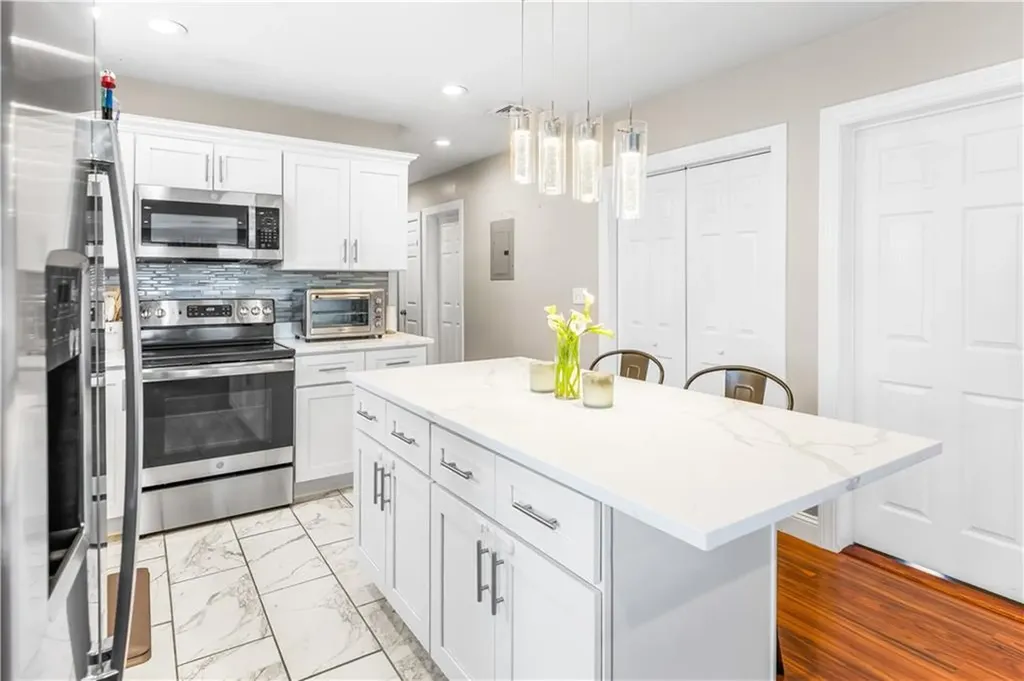 172 Baker Street Providence RI 02905