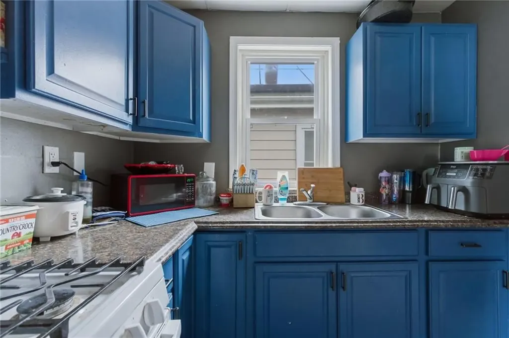 41 Utton Avenue Pawtucket RI 02860