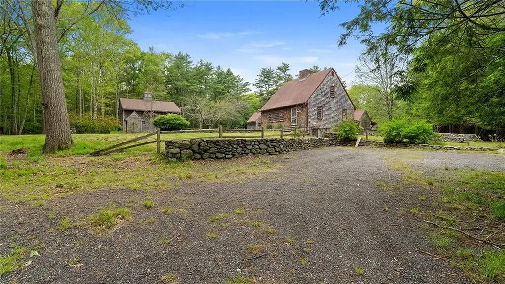 17 Burgess Road Foster RI 02825