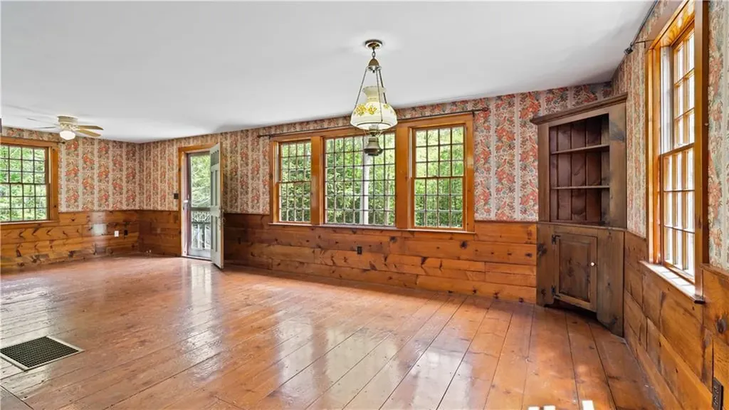 17 Burgess Road Foster RI 02825