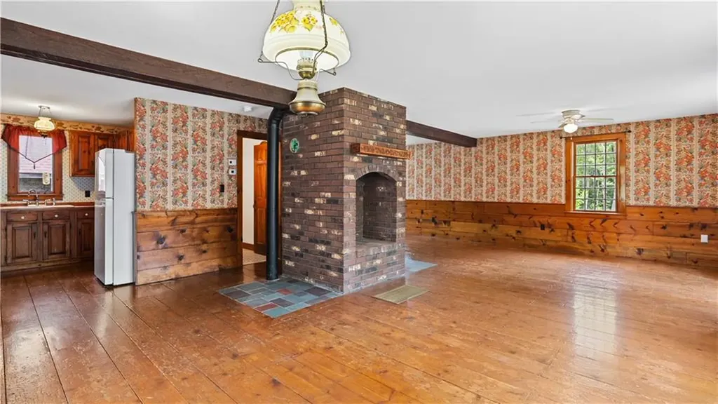 17 Burgess Road Foster RI 02825