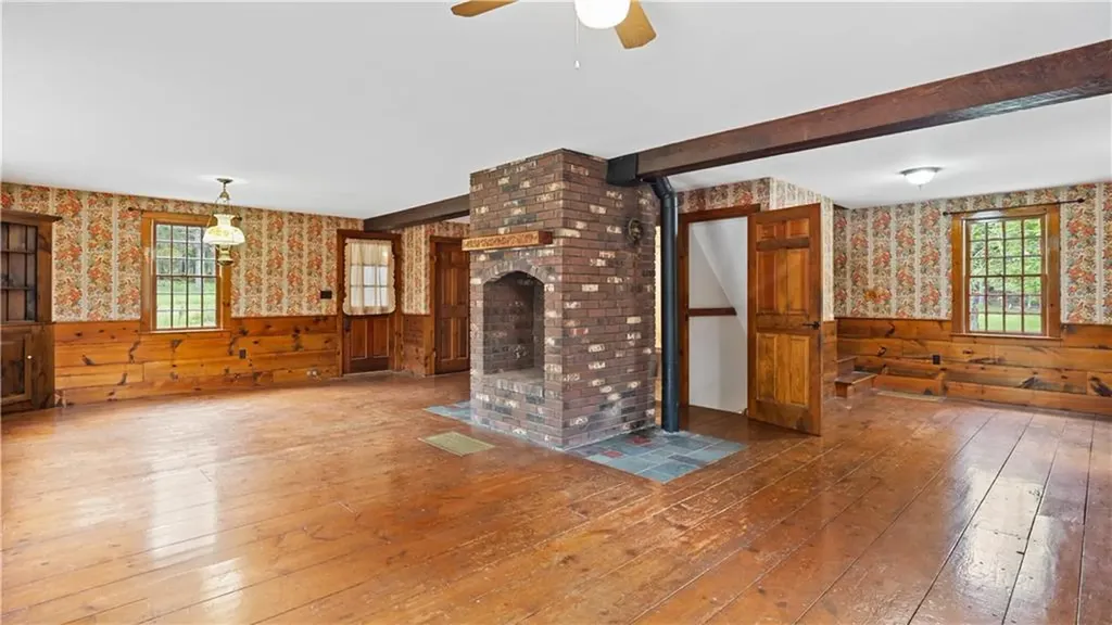 17 Burgess Road Foster RI 02825