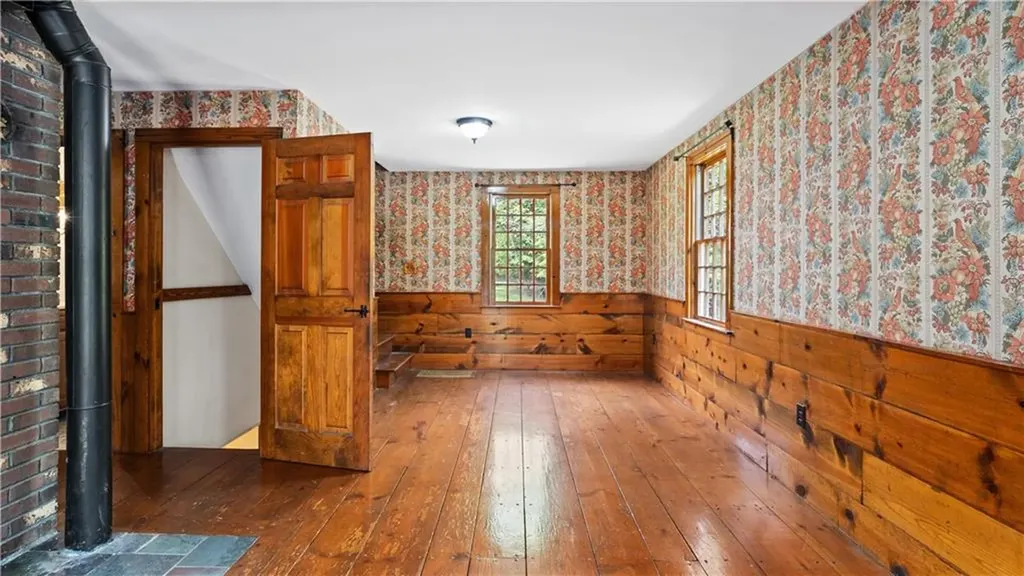 17 Burgess Road Foster RI 02825
