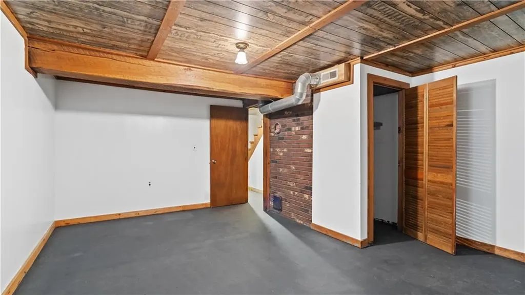 17 Burgess Road Foster RI 02825