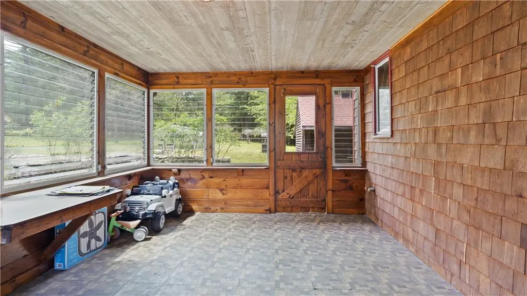 17 Burgess Road Foster RI 02825