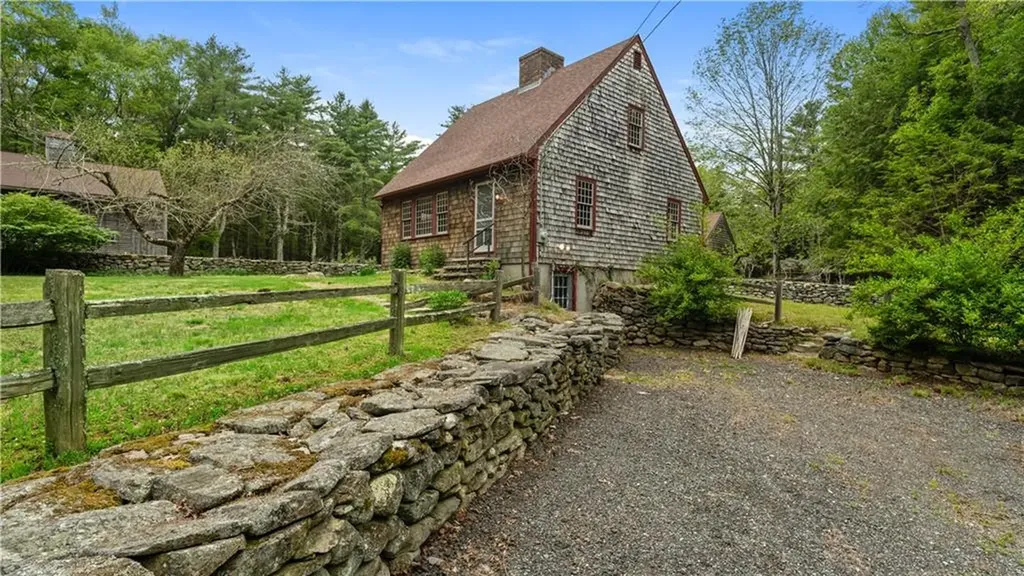 17 Burgess Road Foster RI 02825