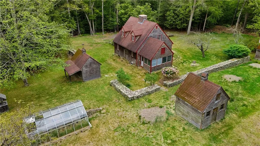 17 Burgess Road Foster RI 02825