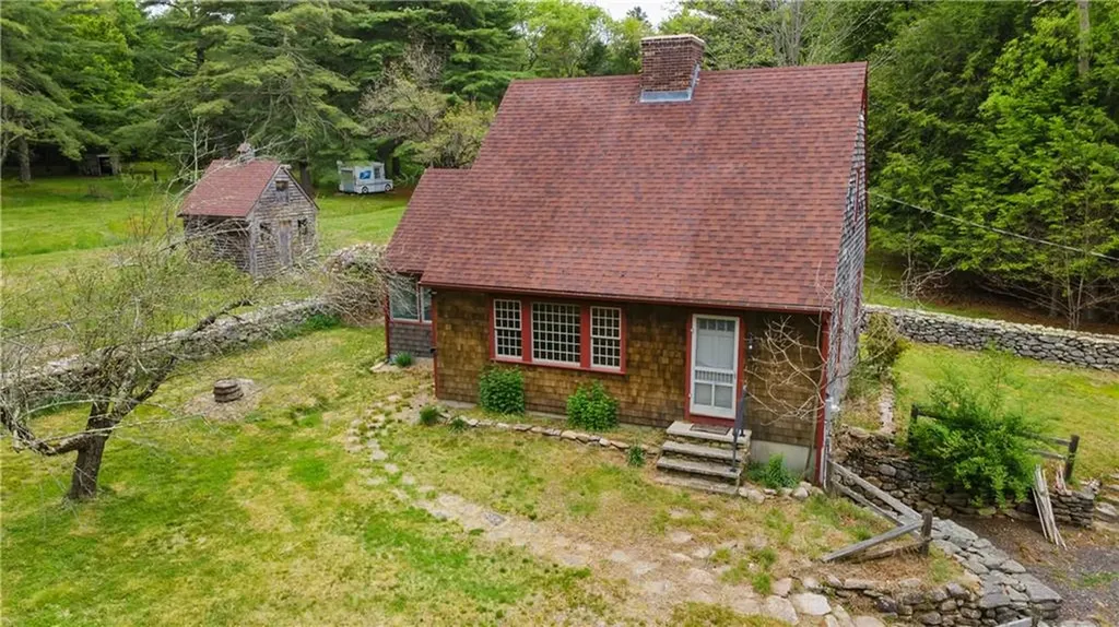 17 Burgess Road Foster RI 02825
