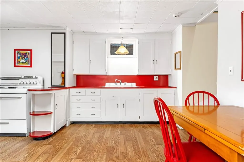 133 Tupelo Hill Drive Cranston RI 02920