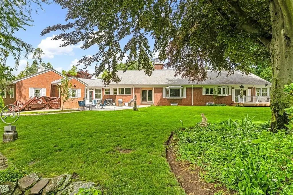 133 Tupelo Hill Drive Cranston RI 02920