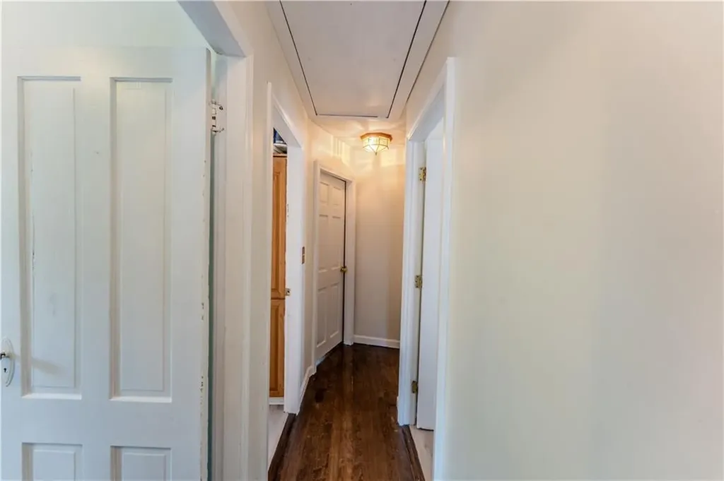 27 Cliffdale Avenue Cranston RI 02905