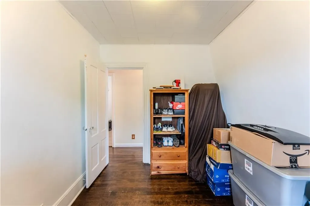 27 Cliffdale Avenue Cranston RI 02905