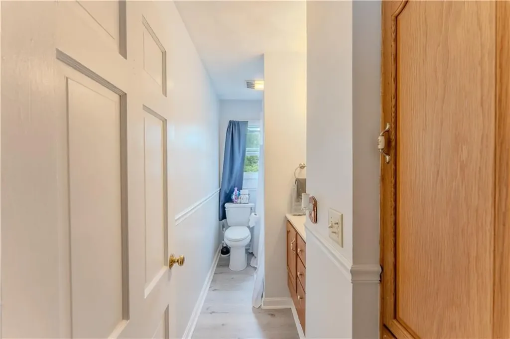 27 Cliffdale Avenue Cranston RI 02905