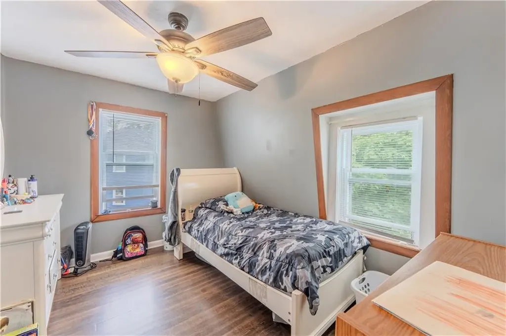 27 Cliffdale Avenue Cranston RI 02905