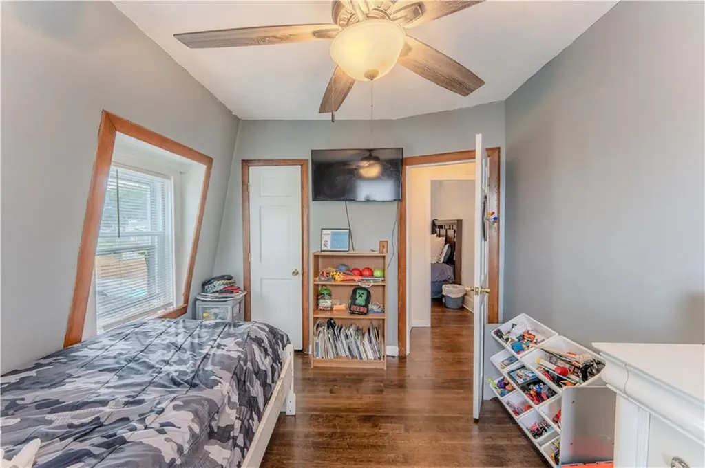 27 Cliffdale Avenue Cranston RI 02905