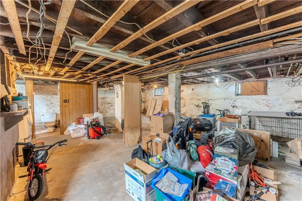 27 Cliffdale Avenue Cranston RI 02905
