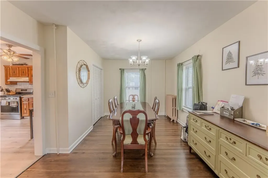 27 Cliffdale Avenue Cranston RI 02905
