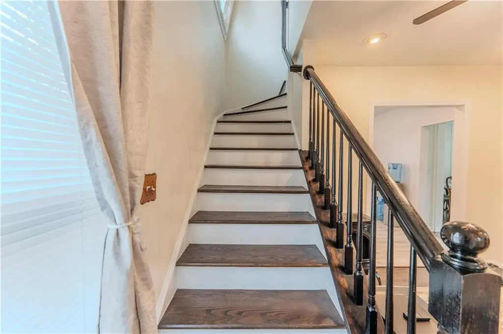 27 Cliffdale Avenue Cranston RI 02905