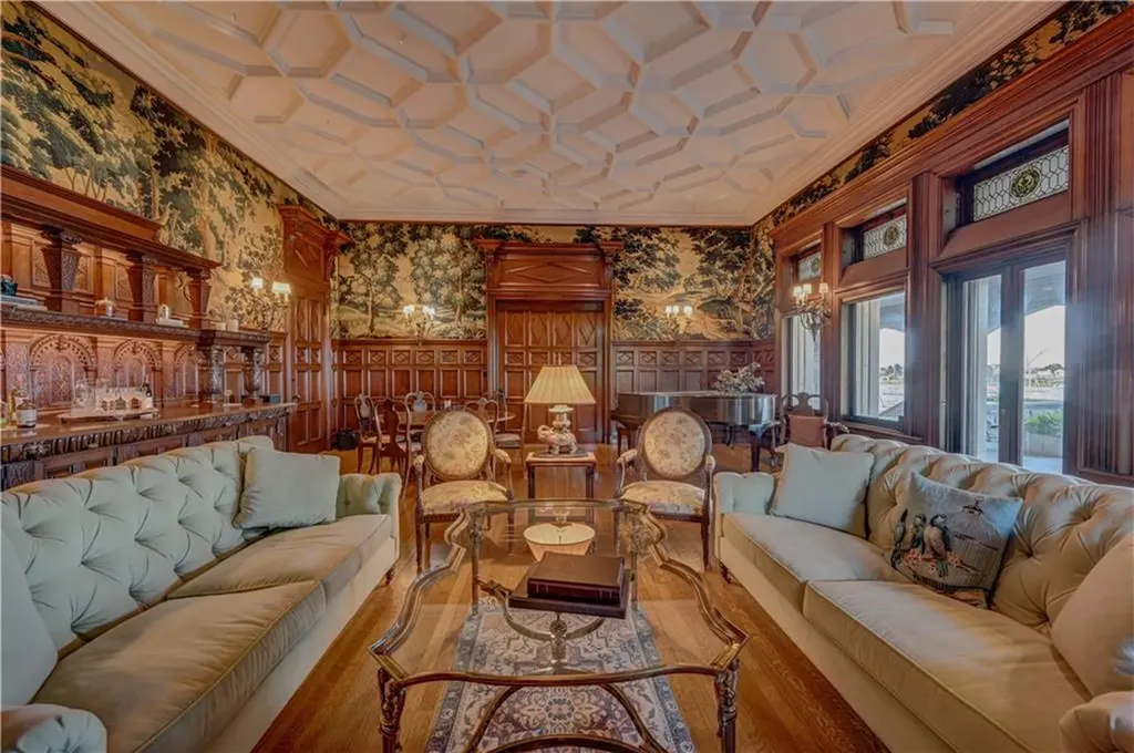 127 Harrison Avenue Newport RI 02840