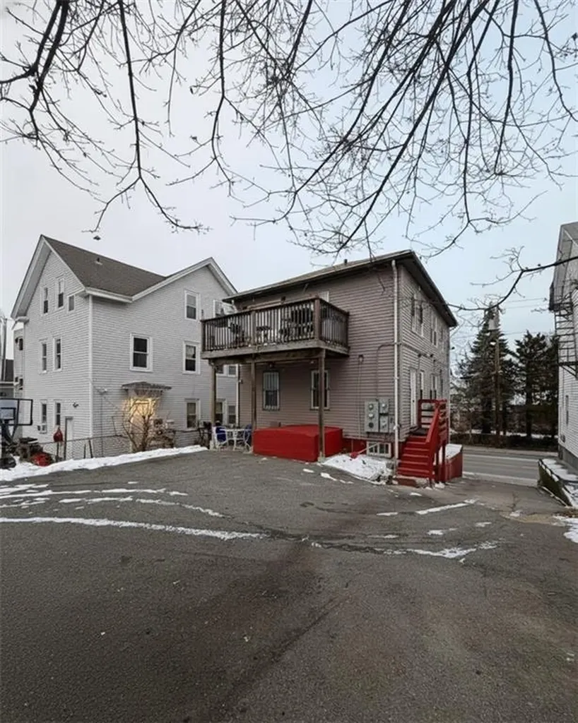 876 Douglas Avenue Providence RI 02908