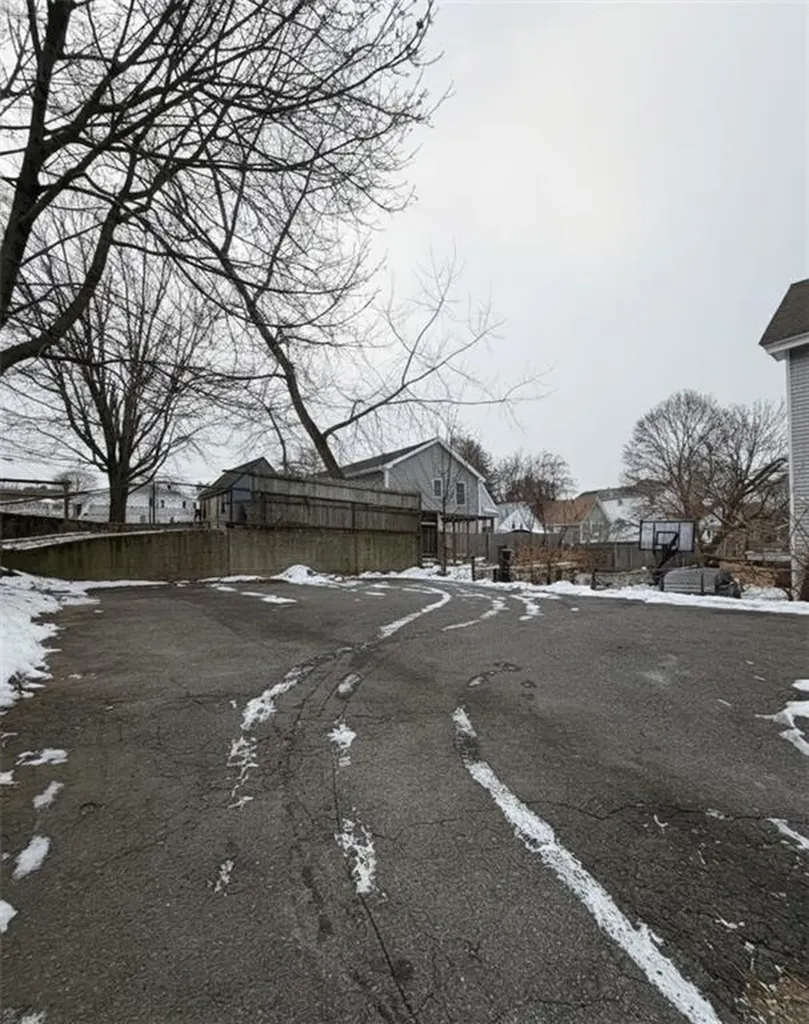 876 Douglas Avenue Providence RI 02908