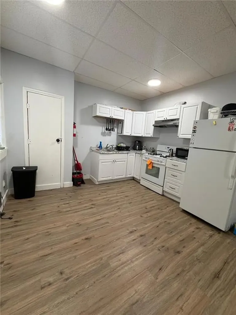 876 Douglas Avenue Providence RI 02908