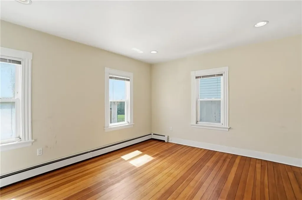 8 Mann Avenue Newport RI 02840