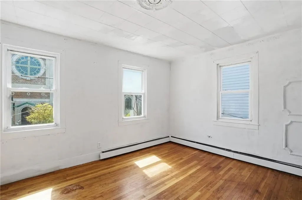 8 Mann Avenue Newport RI 02840