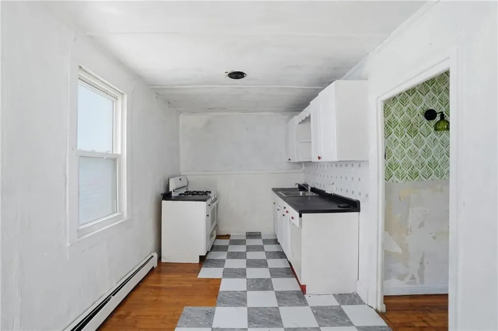 8 Mann Avenue Newport RI 02840