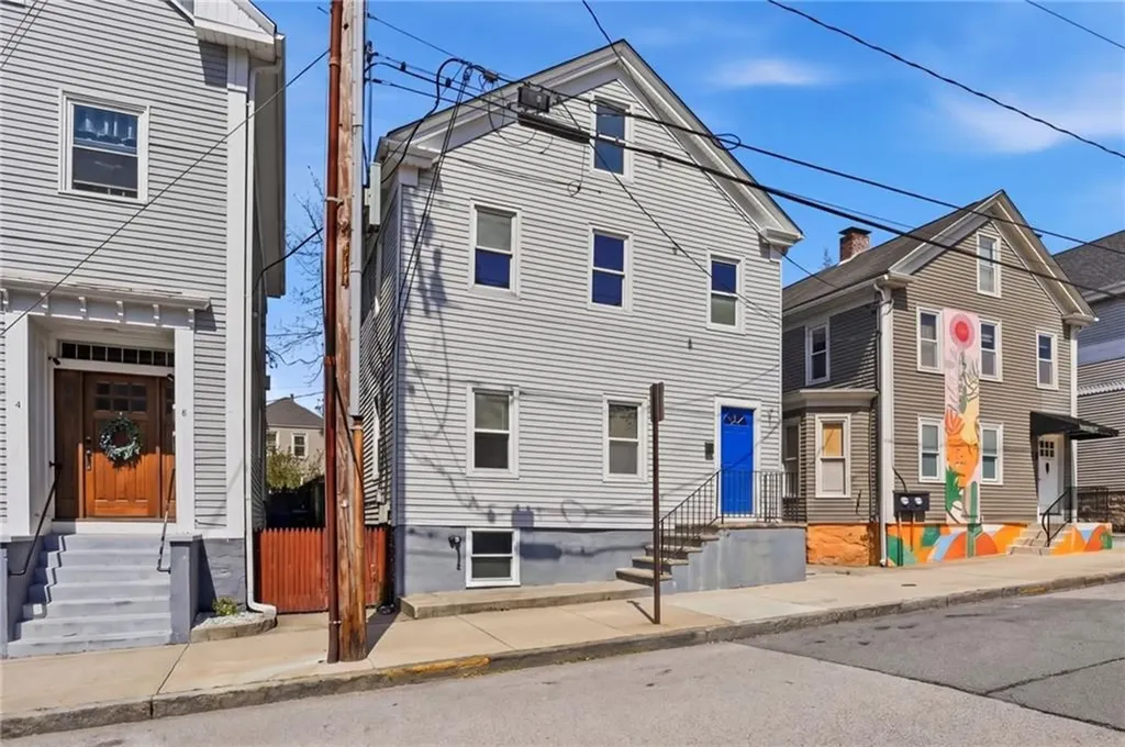 8 Mann Avenue Newport RI 02840