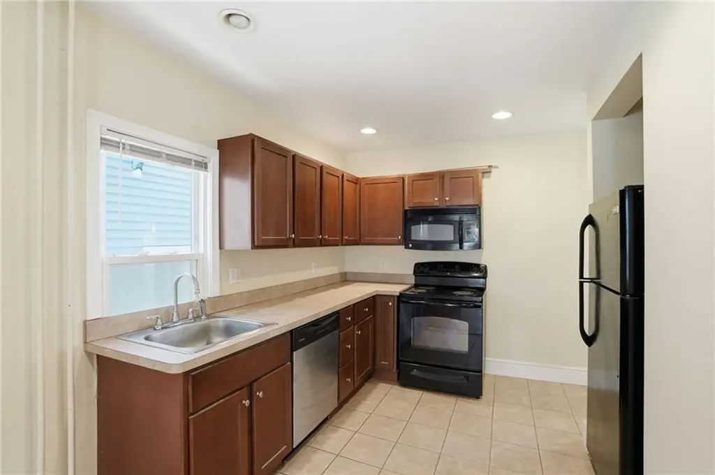 8 Mann Avenue Newport RI 02840