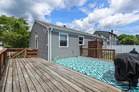 302 Shore Acres Avenue North Kingstown RI 02852