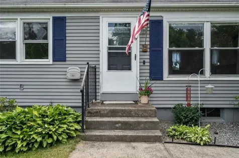302 Shore Acres Avenue North Kingstown RI 02852