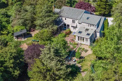 517 Lake Road Tiverton RI 02878