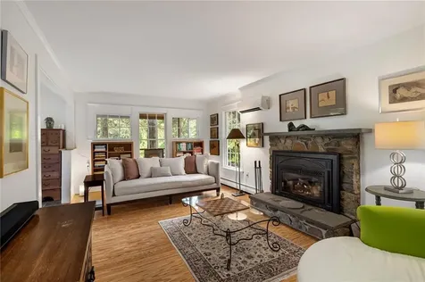 517 Lake Road Tiverton RI 02878