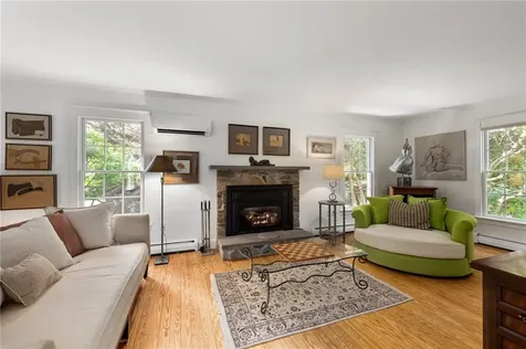 517 Lake Road Tiverton RI 02878