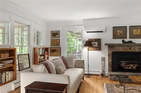 517 Lake Road Tiverton RI 02878