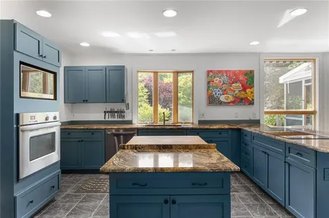 517 Lake Road Tiverton RI 02878