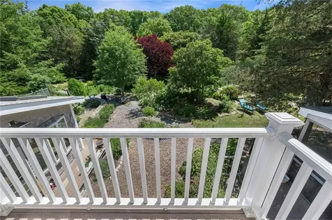 517 Lake Road Tiverton RI 02878