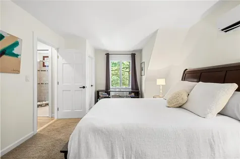 517 Lake Road Tiverton RI 02878