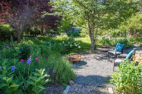 517 Lake Road Tiverton RI 02878