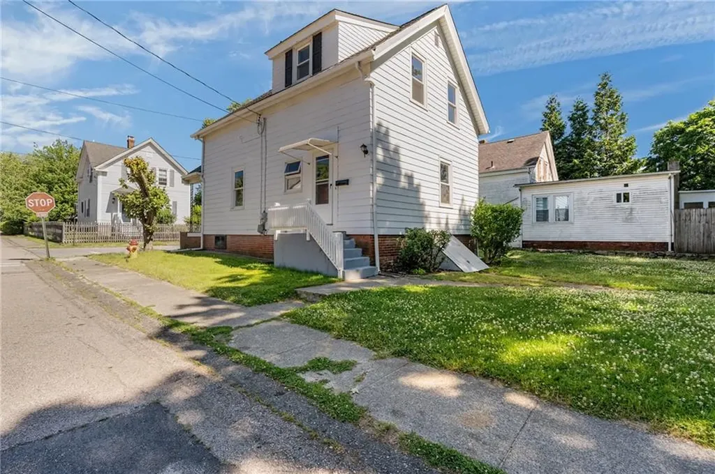 45 Smith Street East Providence RI 02915